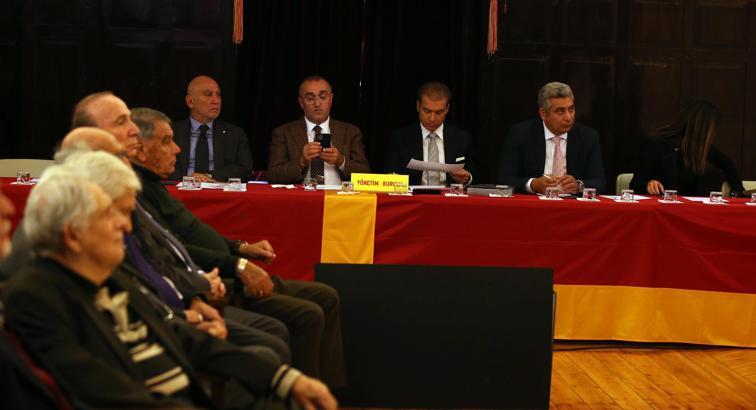 Galatasaray'ın muhalefetinden tam saha baskı!
