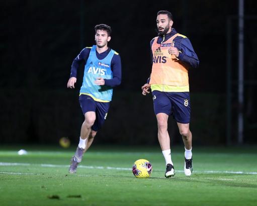 Fenerbahçe'de Adil Rami takımla birlikte çalışmalara başladı