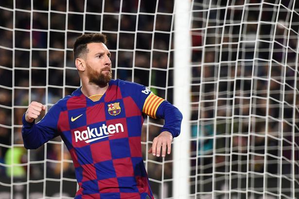 Messi, Ronaldo'yu yakaladı