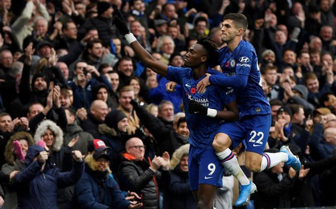 Chelsea, Crystal Palace'ı Abraham ve Pulisic'le geçti