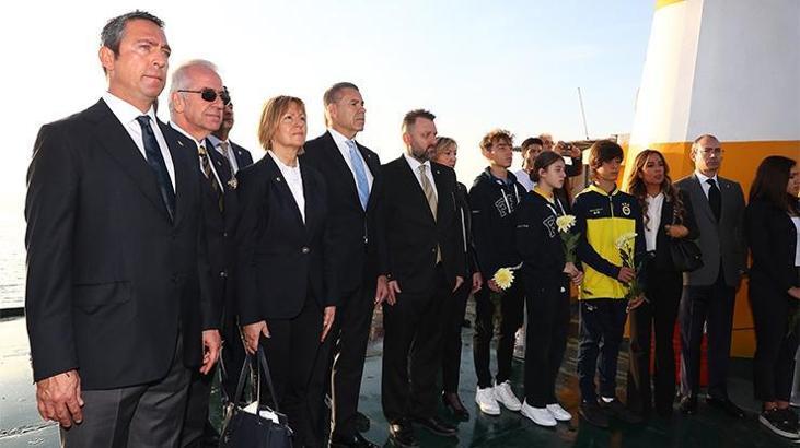 Fenerbahçe, Dolmabahçe Sarayı açıklarındaki törenle Atatürk'ü andı