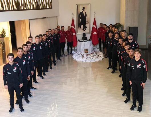 Genç Milliler'den ATA'ya saygı