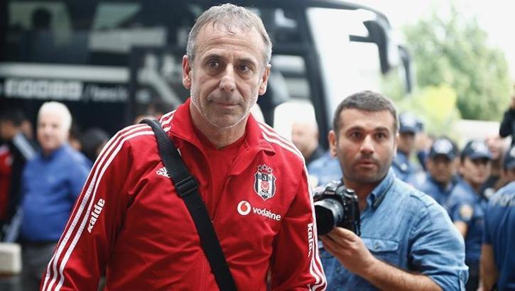 Beşiktaş'ta flaş gelişme! Abdullah Avcı'nın savunması istendi!
