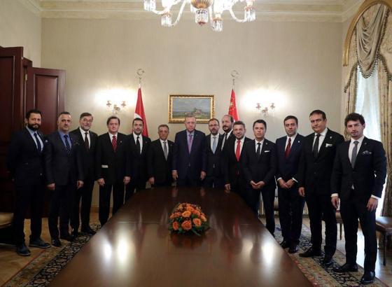 Cumhurbaşkanı Erdoğan, Beşiktaş Kulübü heyetini kabul etti