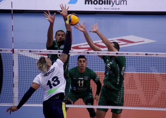 Bursa Büyükşehir Belediyespor: 1 - Fenerbahçe HDI Sigorta: 3