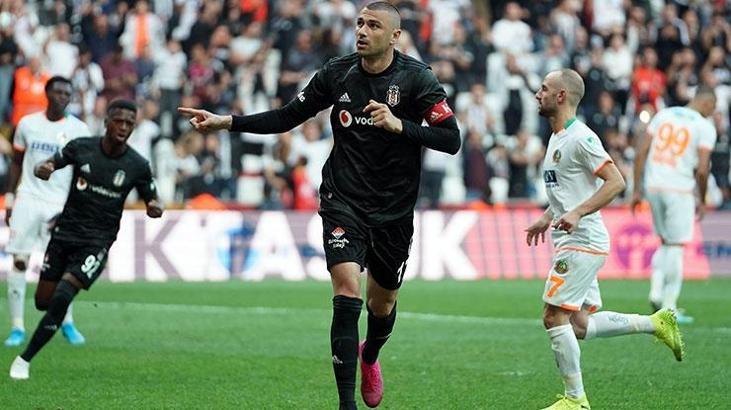 Burak Yılmaz geri dönüyor