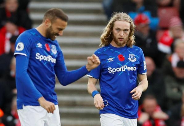 Cenk Tosunlu Everton Southampton'ı devirdi