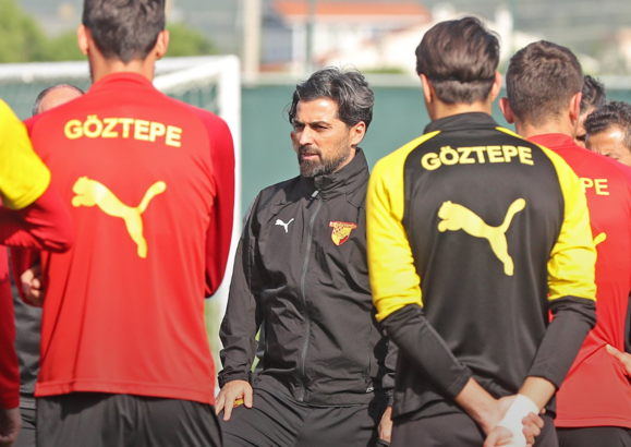 İlhan Palut: Her maça kazanmak için çıkan bir Göztepe olacak