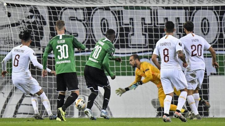 (ÖZET) Mönchengladbach - Roma maç sonucu: 2-1