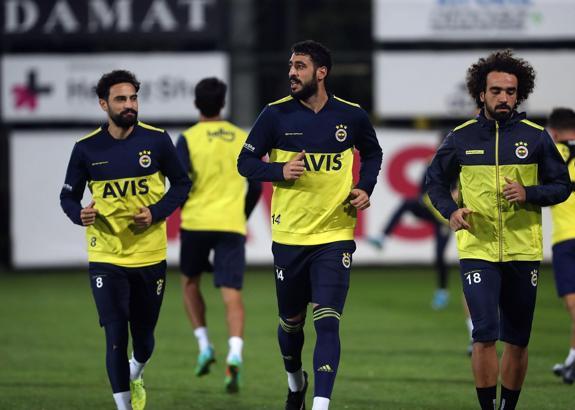 Fenerbahçe'de Kasımpaşa mesaisi sürüyor