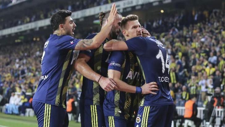 Fenerbahçe'yi alan köşeyi döndü