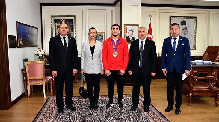 Rusya'dan bronz madalya ile döndü