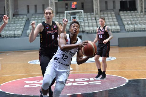 Beşiktaş TRC İnşaat - Spartak Moskova Region maç sonucu: 102-95