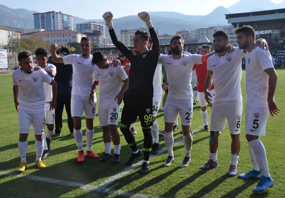 Somaspor taraftarının önünde kaybetmiyor