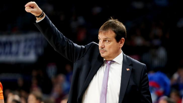 Ergin Ataman: Olympiakos'u yenmek için mutlaka kararlı ve sert oynamalıyız
