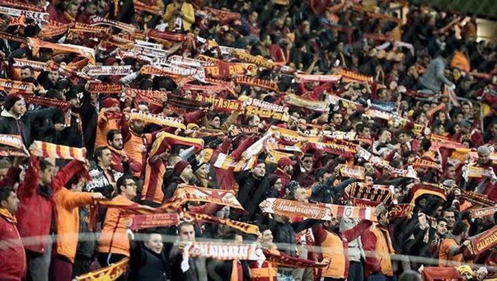 Galatasaraylı taraftarlar bilet arıyor
