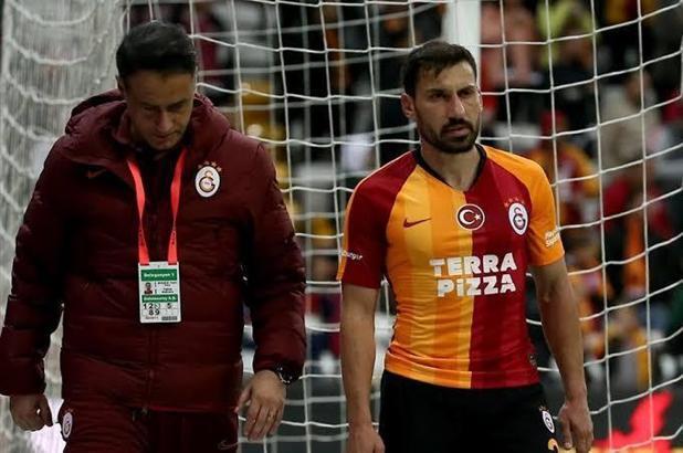 Galatasaray'a Şener Özbayraklı'dan kötü haber