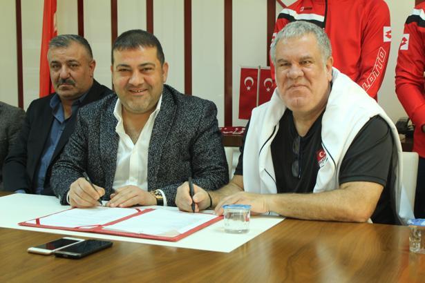 Elazığspor'da Levent Eriş imzayı attı