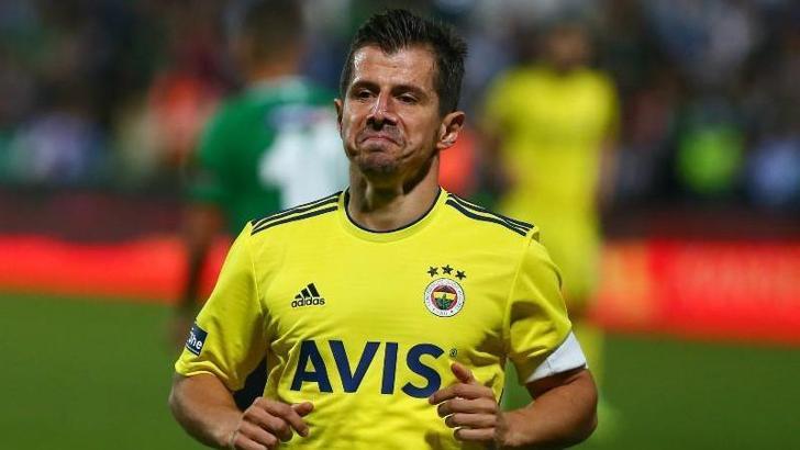 Emre Belözoğlu'ndan eleştiri!