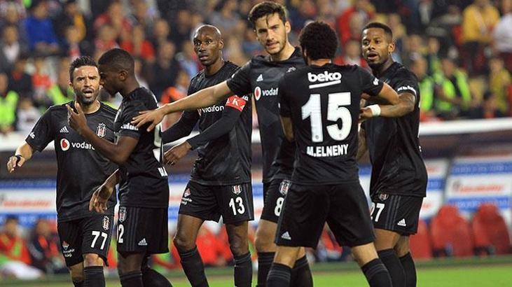 Derbi kahramanı Umut Nayir formayı bırakmadı