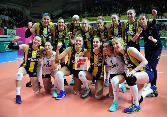 Fenerbahçe Opet - VakıfBank maç sonucu: 3-0