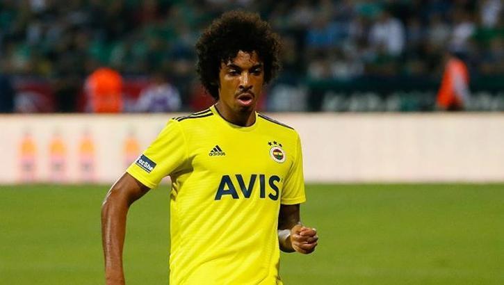 Luiz Gustavo ışıldıyor!