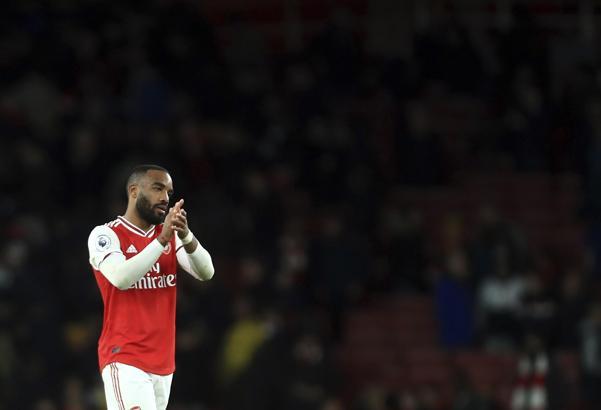 Lacazette'den skandal hareket