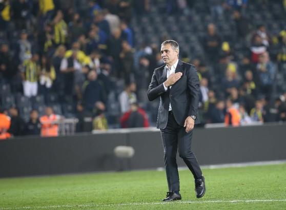 Fenerbahçe taraftarından Ersun Yanal'a sevgi seli