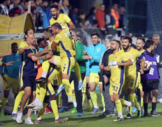 Altay'a Menemenspor şoku!