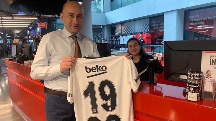 Eski yönetici Hüseyin Yücel'den 1903 adet forma!