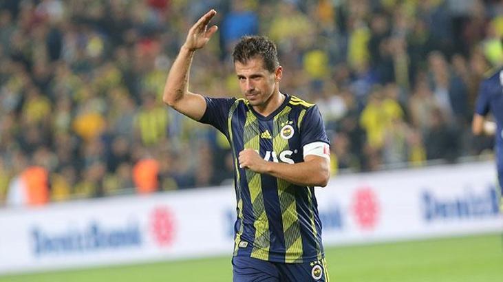 Emre yine başrolde