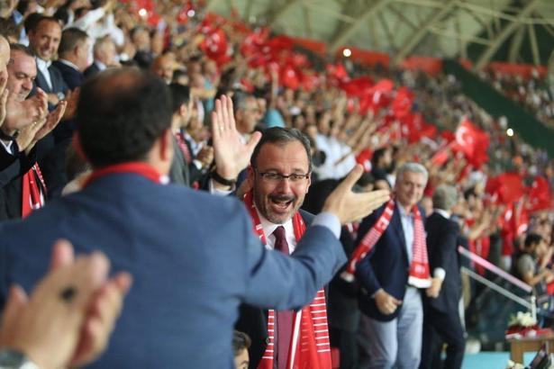 Bakan Kasapoğlu'ndan futbolda 2019-2020 sezonu açılış mesajı