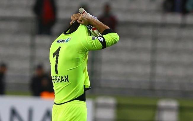 Serkan Kırıntılı, taraftarı ikiye böldü