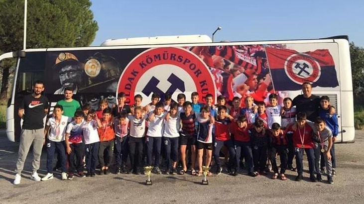 Zonguldak Kömürspor altyapı takımından 2 kupa