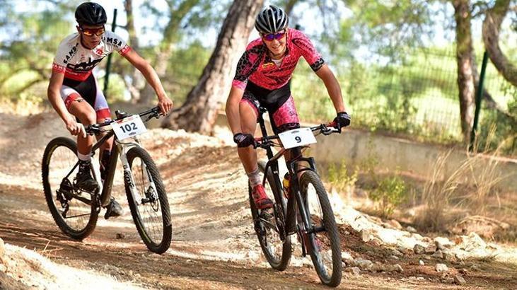 Kepez'de pedallar yarıştı