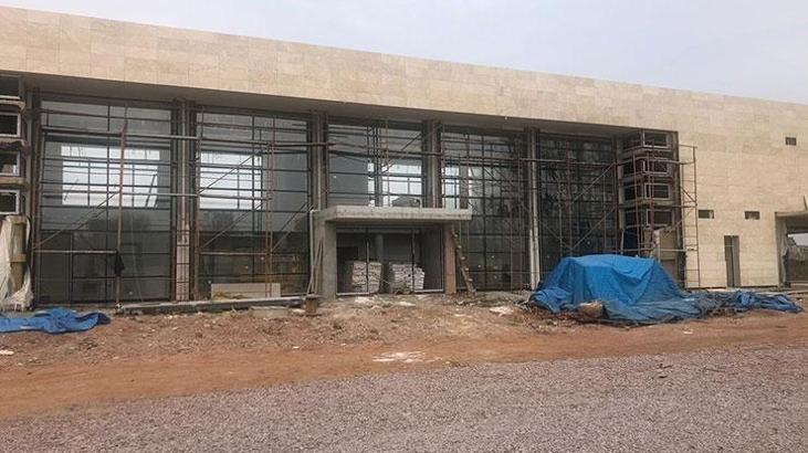 Kartepe yüzme havuzu kapı ve pencere işleri başladı
