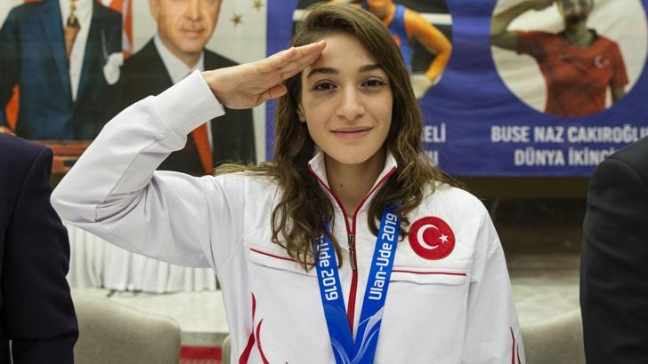 Buse Naz Çakıroğlu: Mehmetçiğimizin her zaman arkasındayız