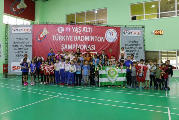 11 Yaş Altı Türkiye Badminton Şampiyonası sona erdi