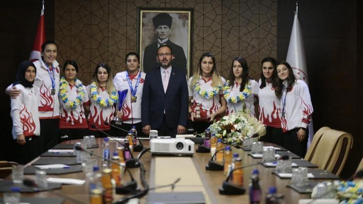 Bakan Mehmet Muharrem Kasapoğlu: Ülkemizin kadınları ile gurur duydum