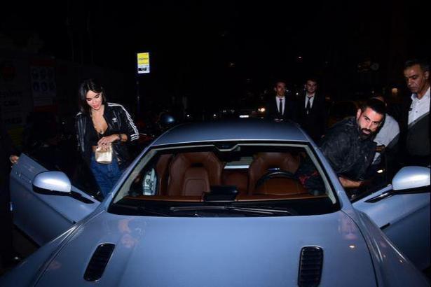 Volkan Demirel, Aston Martin'i ile bakışları üstüne topladı
