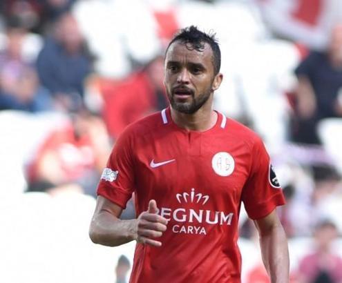 Antalyaspor'da Charles sevinci