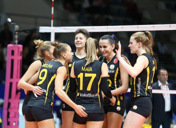 Vakıfbank, PTT Spor'a set vermedi