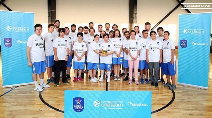 Anadolu Efes, ödüllü Euroleague One Team projesine devam ediyor