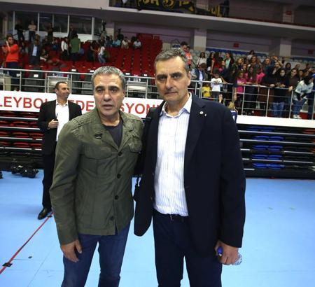 Ersun Yanal ve Volkan Demirel voleybol maçında