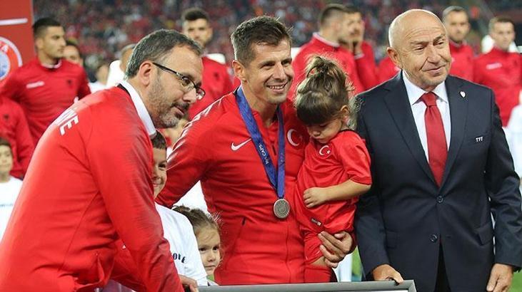 Fedakar kaptan Emre Belözoğlu!