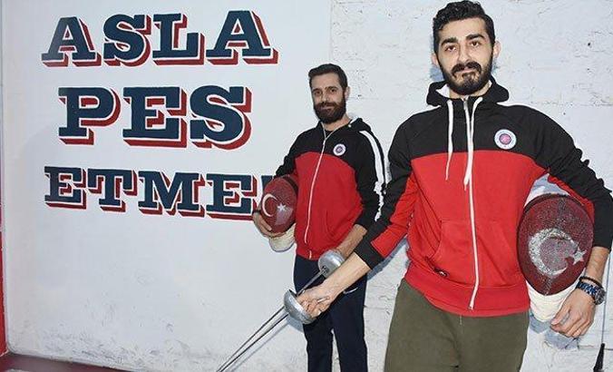 İzmir'de eskrime yeni soluk