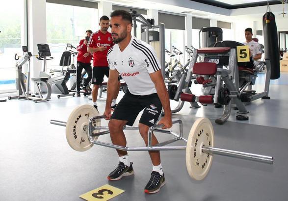 Beşiktaş salonda çalıştı