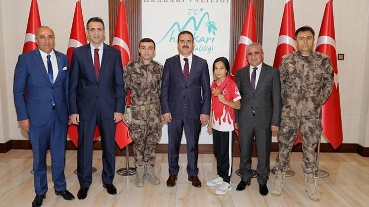 Dünya şampiyonu Nur Tatlı'dan Vali Akıyık'a ziyaret
