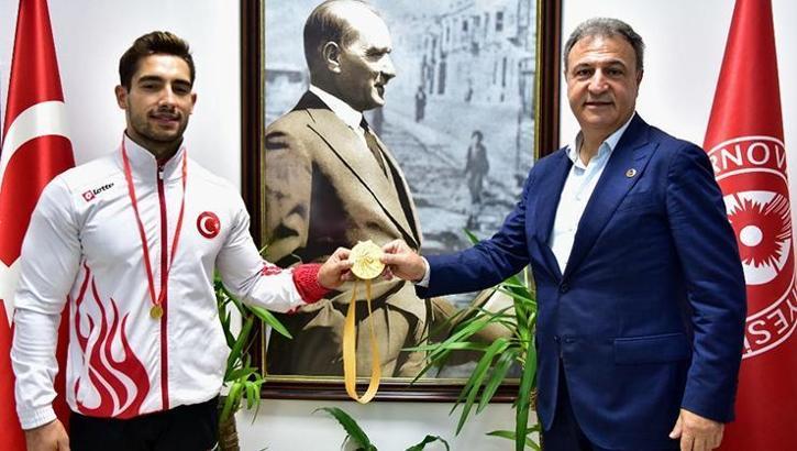 Dünya şampiyonu İbrahim Çolak'tan Başkan Mustafa İduğ'a ziyaret
