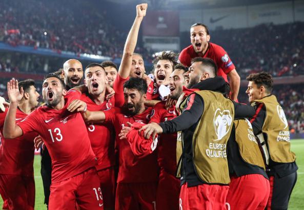 Fransa - Türkiye | 40 bin Türk seyirci!